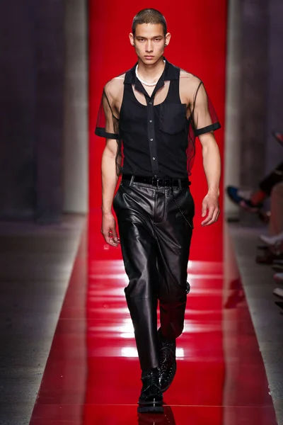 Look 22